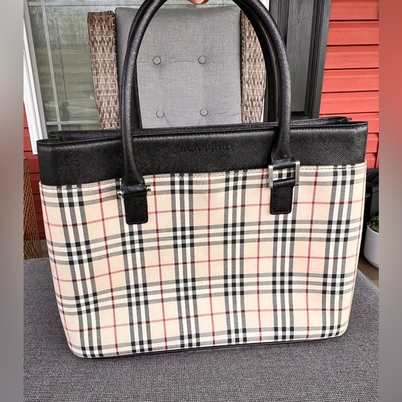 Burberry Beige House Nova Check
Small Tote With Dust Bag - Picture 4 of 12